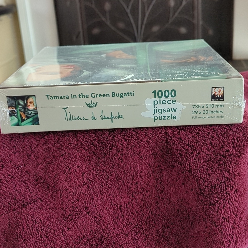 Tamara in the Green Bugatti 1000 Piece Jigsaw Puzzle New In Package - Picture 4 of 8
